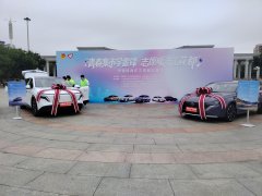 青春集市学雷锋 志愿暖流汇花都